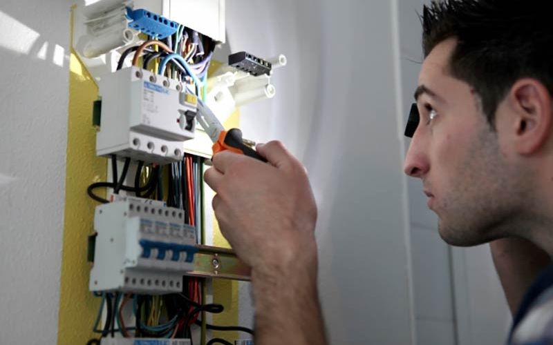 Imágenes de empresa de electricidad Valman Imágenes de empresa de electricidad Valman